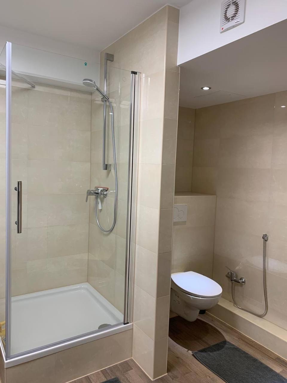 Central Private Rooms In Popular Neighborhood! Κολωνία Εξωτερικό φωτογραφία