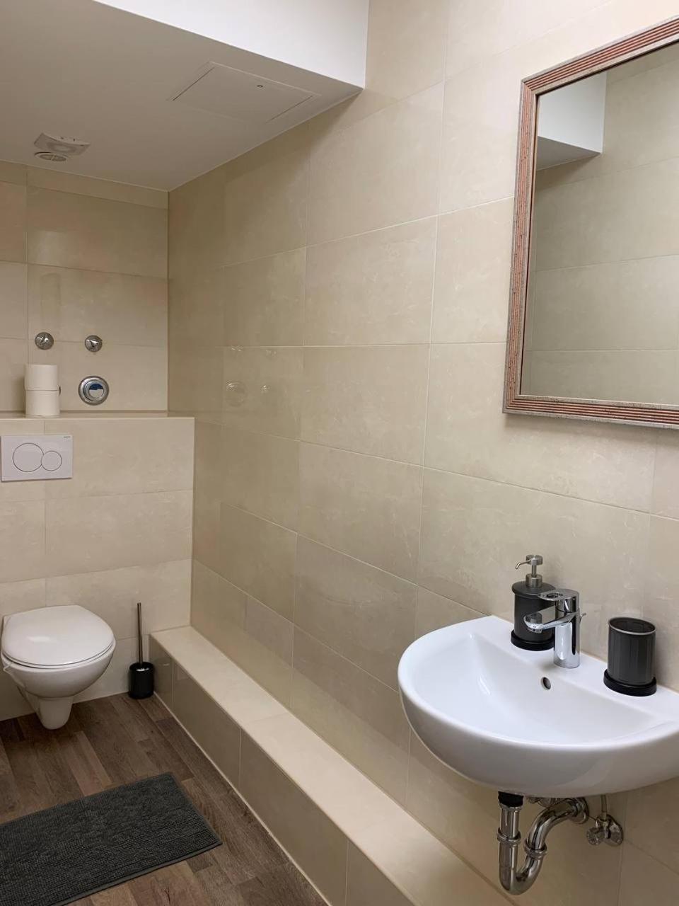 Central Private Rooms In Popular Neighborhood! Κολωνία Εξωτερικό φωτογραφία